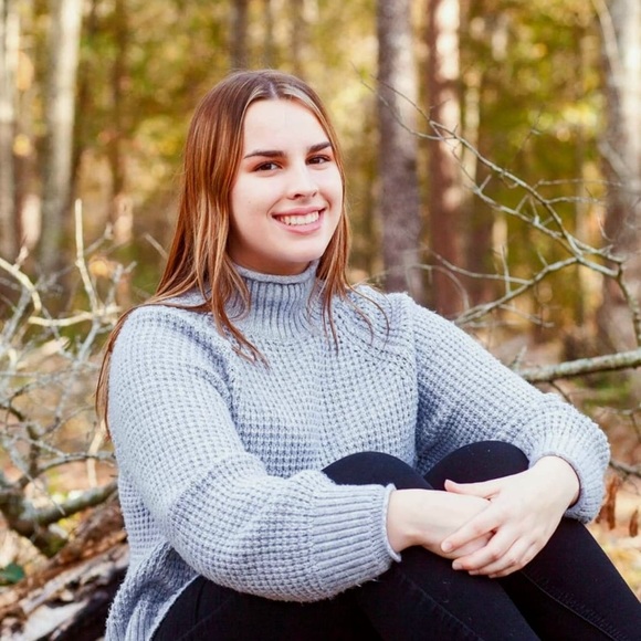 Meet your Posher, Julia - Picture 1 of 1